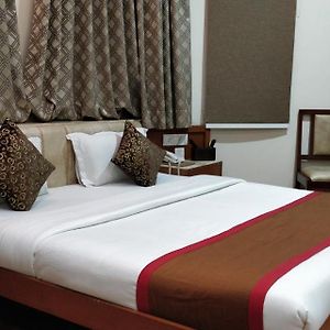 Hotel Apna Avenue